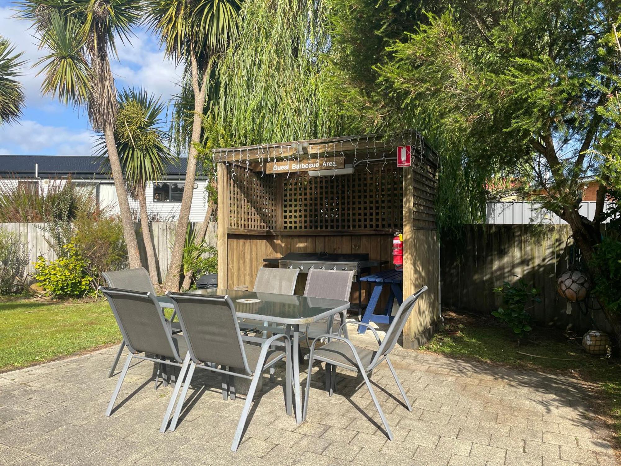 Castaway Holiday Apartments Strahan Luaran gambar
