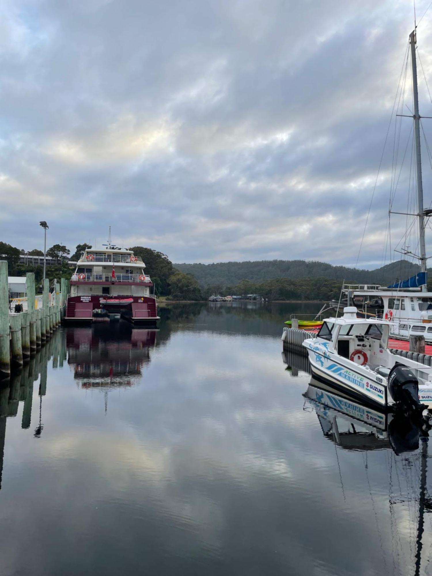 Castaway Holiday Apartments Strahan Luaran gambar