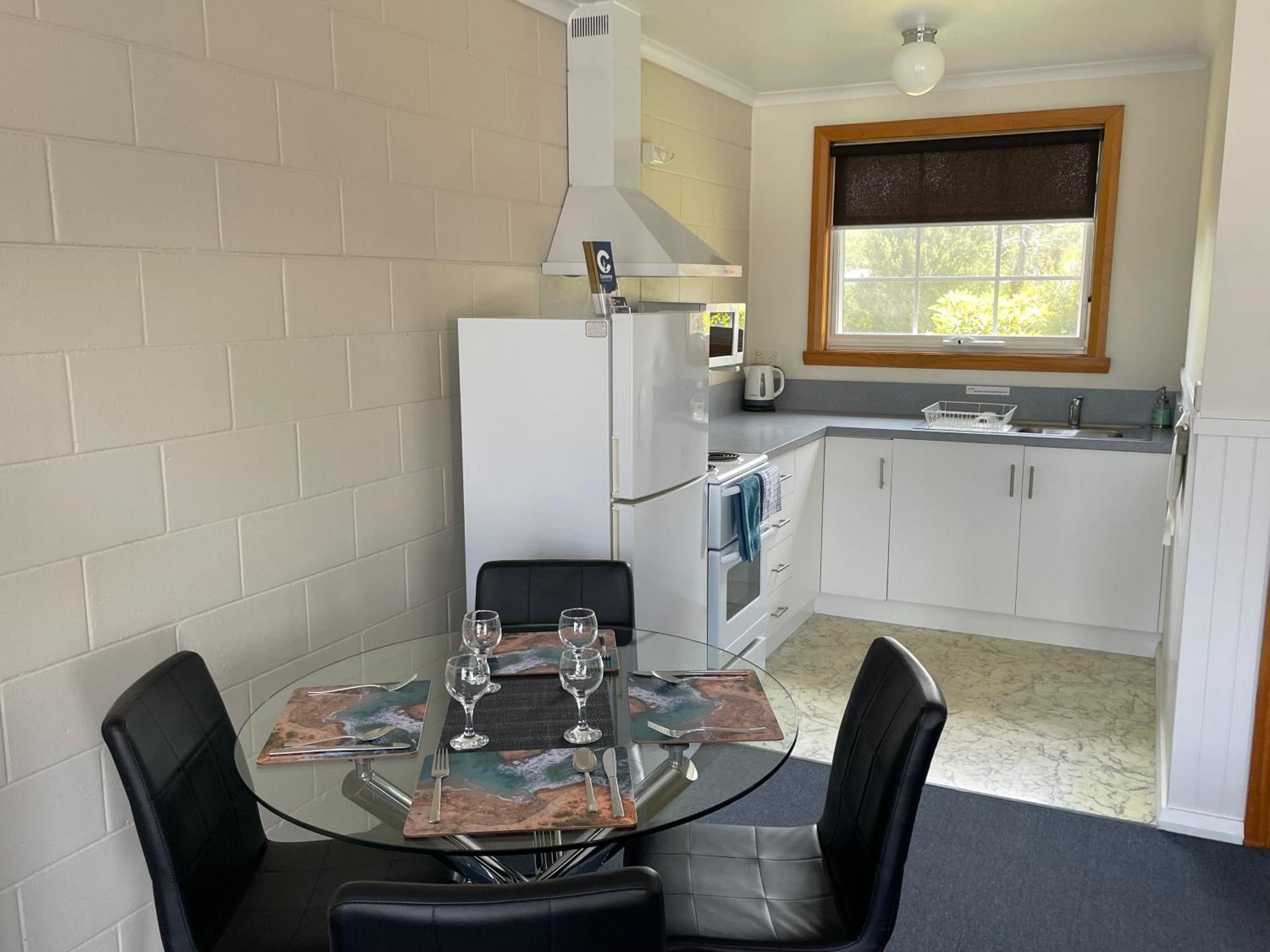 Castaway Holiday Apartments Strahan Luaran gambar