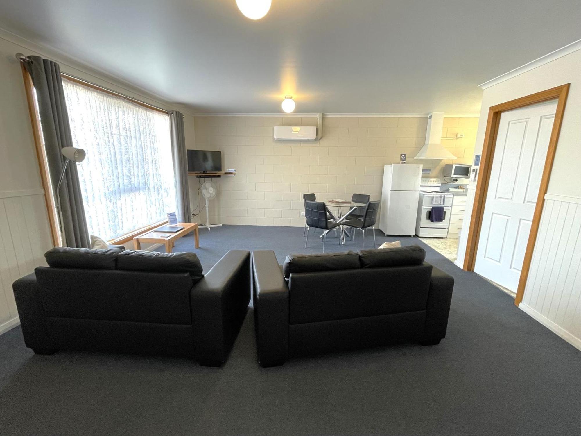 Castaway Holiday Apartments Strahan Luaran gambar