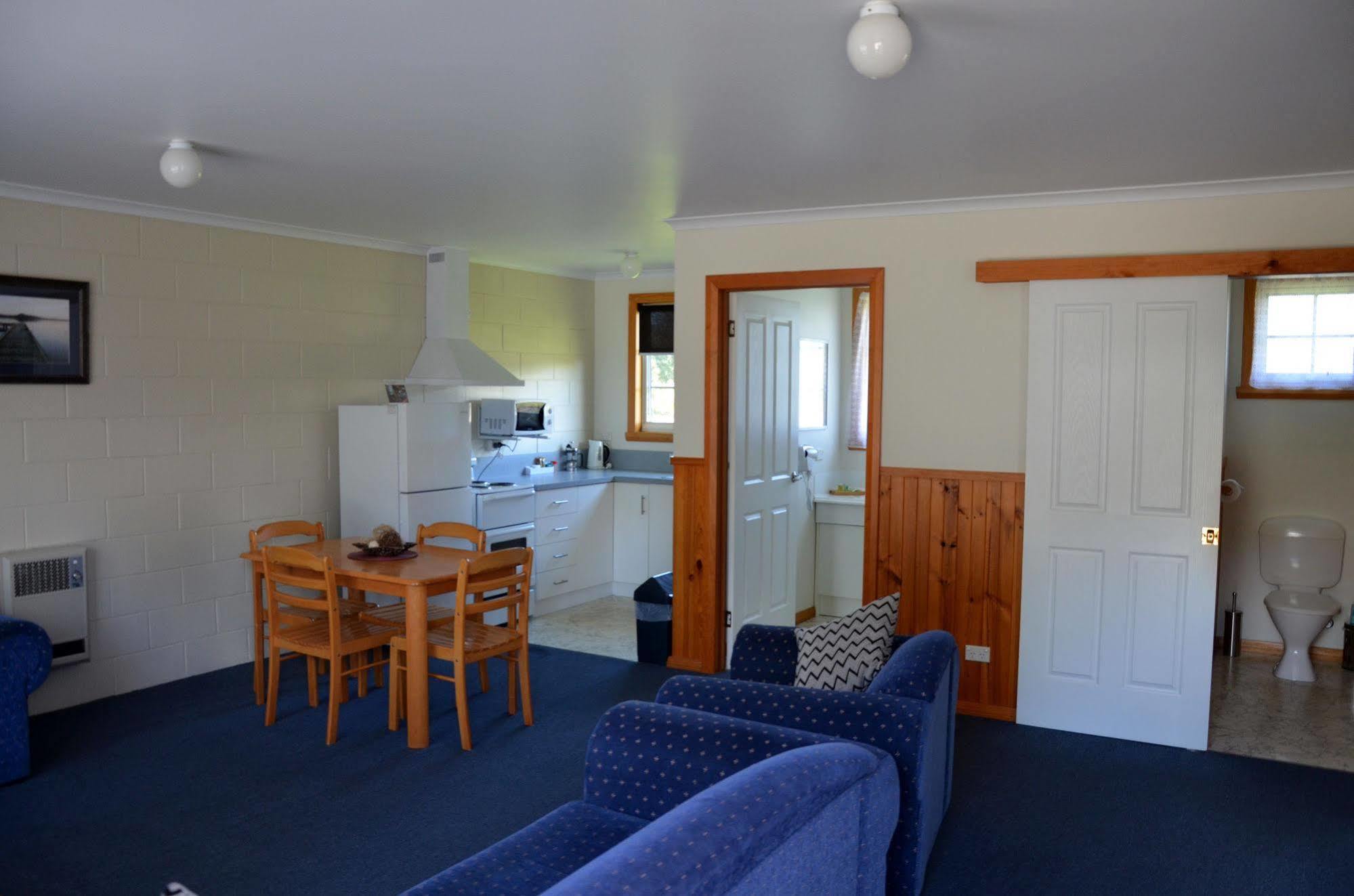 Castaway Holiday Apartments Strahan Luaran gambar