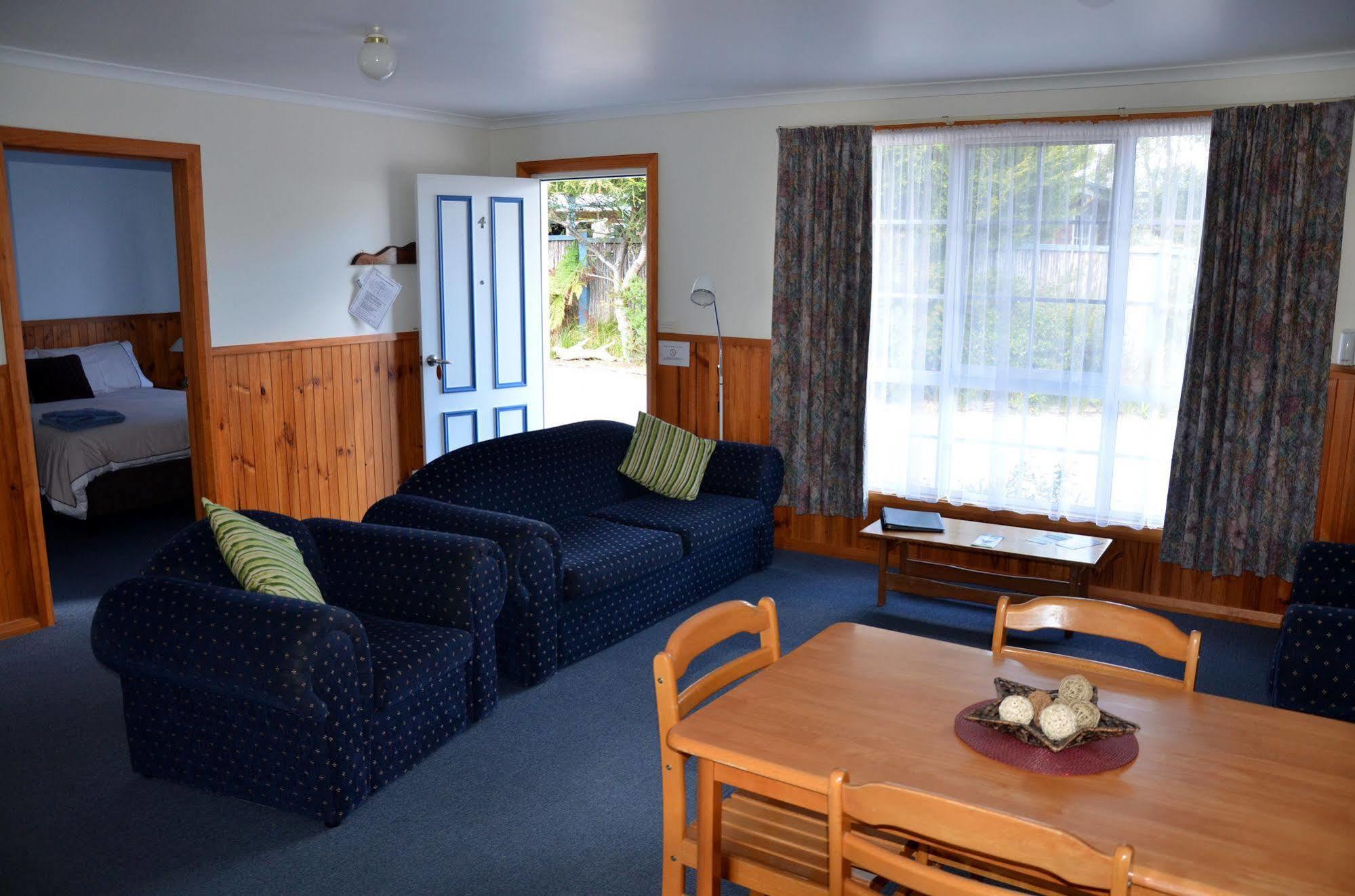 Castaway Holiday Apartments Strahan Luaran gambar