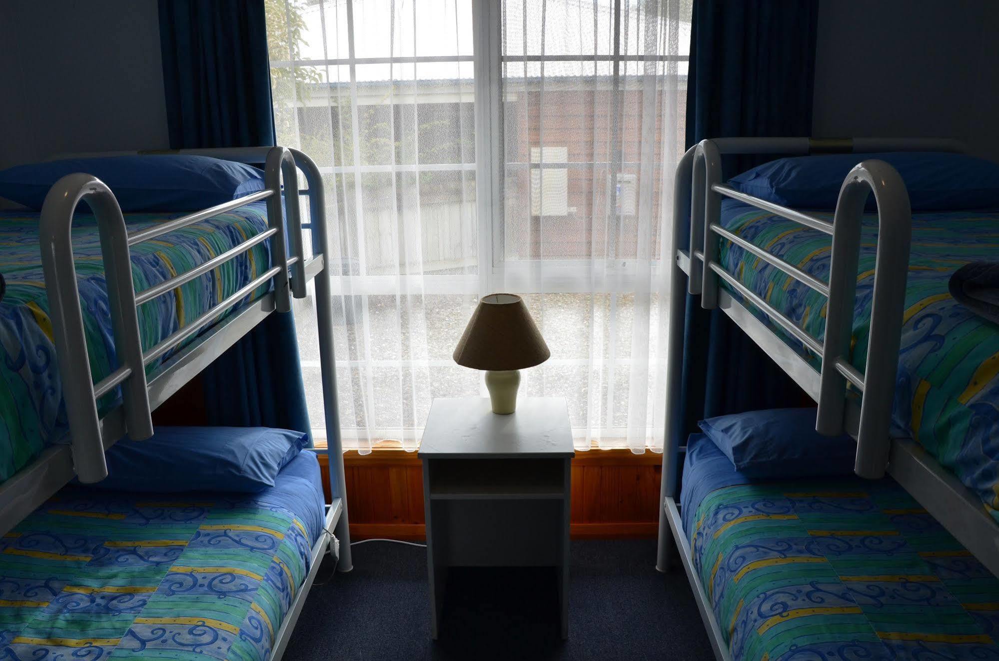 Castaway Holiday Apartments Strahan Luaran gambar