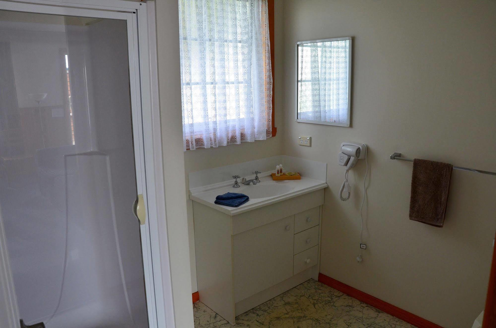Castaway Holiday Apartments Strahan Luaran gambar