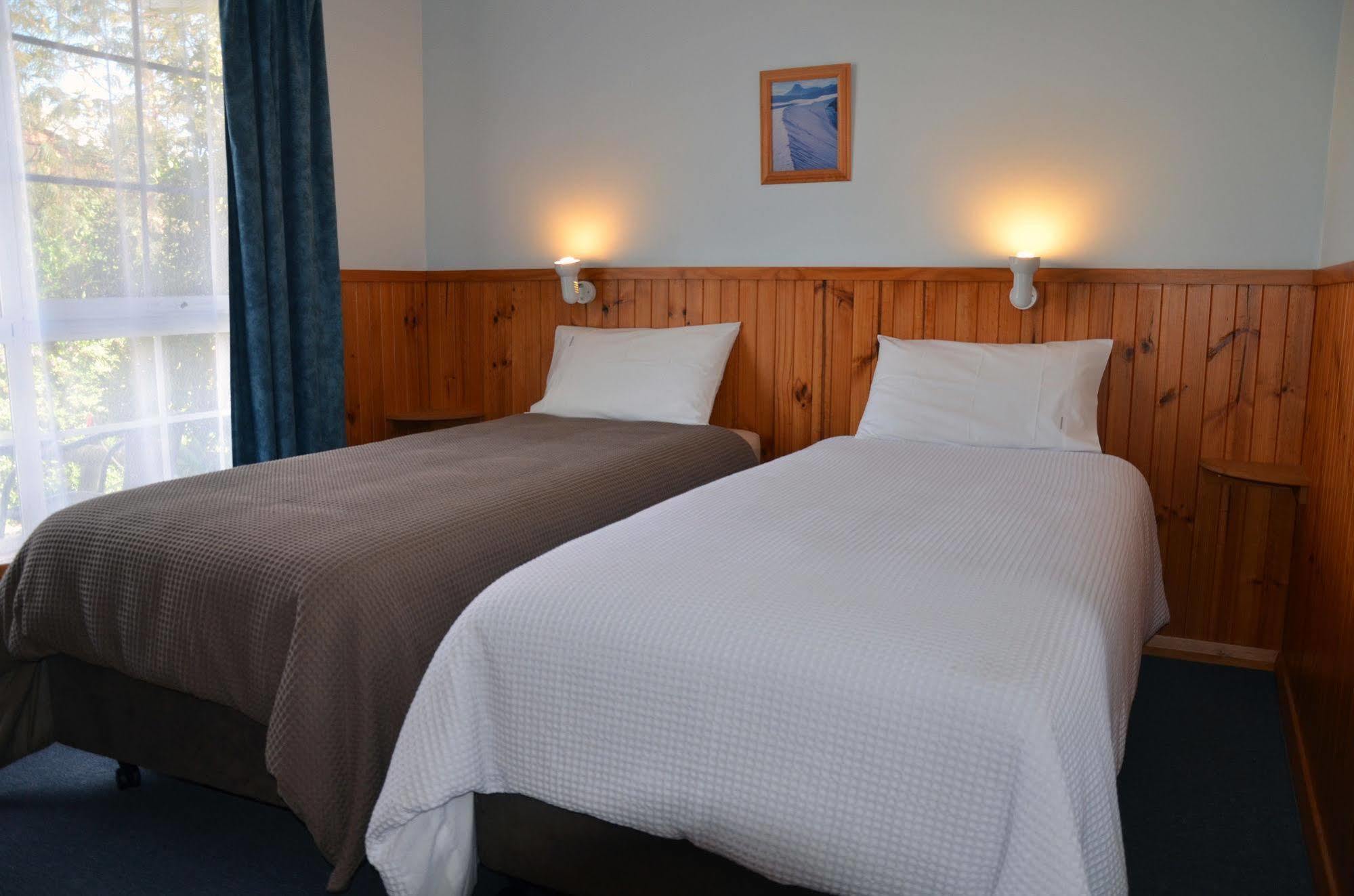 Castaway Holiday Apartments Strahan Luaran gambar