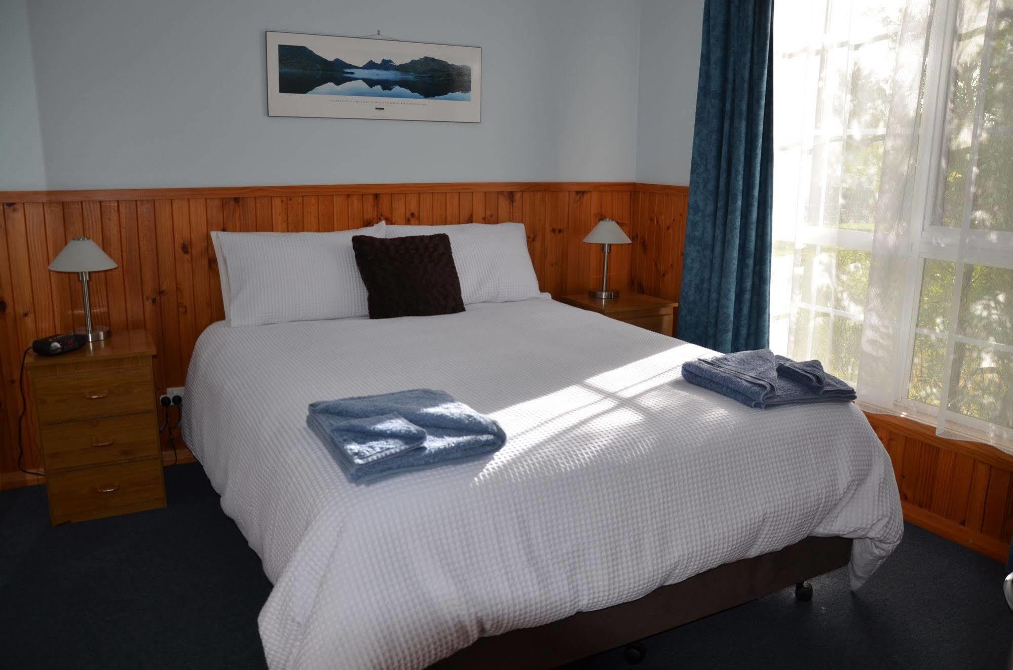 Castaway Holiday Apartments Strahan Luaran gambar