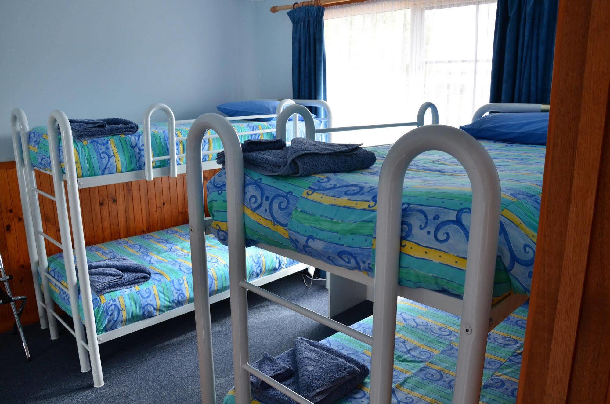 Castaway Holiday Apartments Strahan Luaran gambar